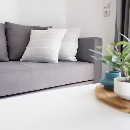 Airy Flat At Xenios Avlais * אליקאנאס