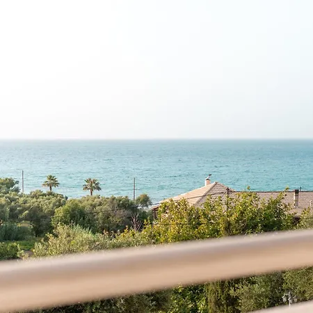 Airy Flat At Xenios Avlais דירה *
