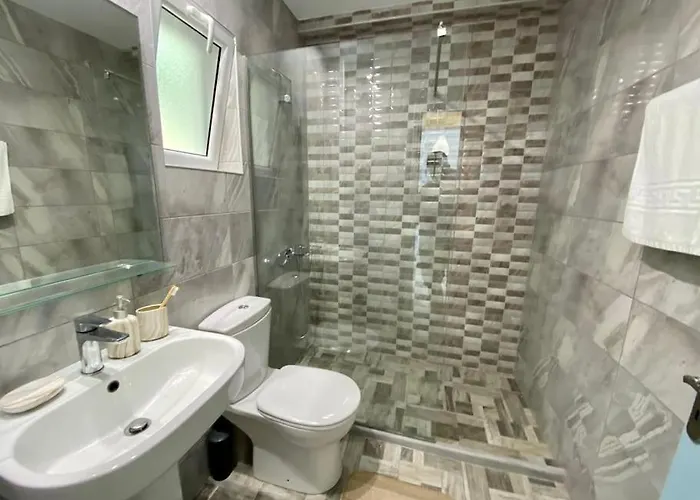 شقة Airy Flat At Xenios Avlais