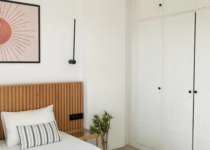 Airy Flat At Xenios Avlais اليكاناس