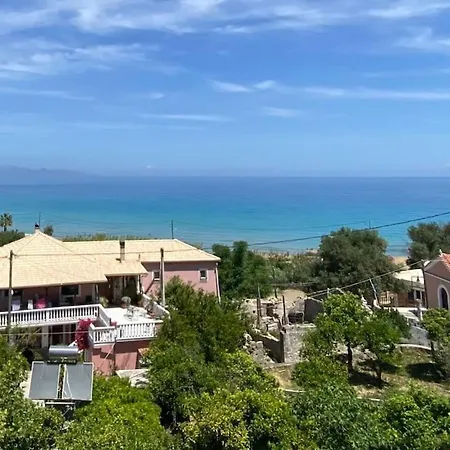 Airy Flat At Xenios Avlais