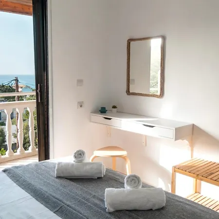 公寓 Airy Flat At Xenios Avlais