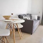 Airy Flat At Xenios Avlais *
