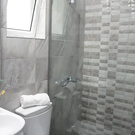 아파트 Airy Flat At Xenios Avlais