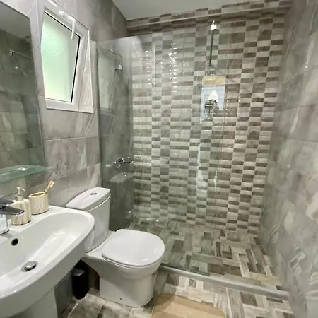 아파트 Airy Flat At Xenios Avlais