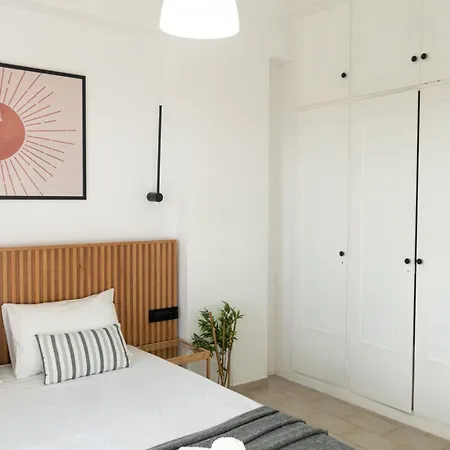 Airy Flat At Xenios Avlais 알리카나스