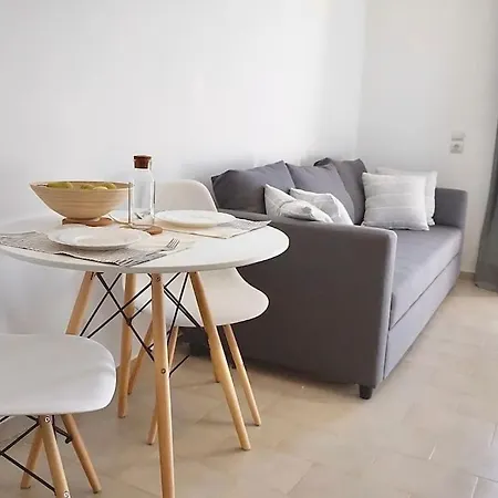 Airy Flat At Xenios Avlais *