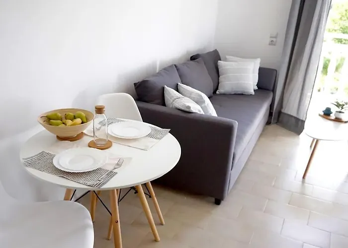 Airy Flat At Xenios Avlais Апартаменты Аликанас