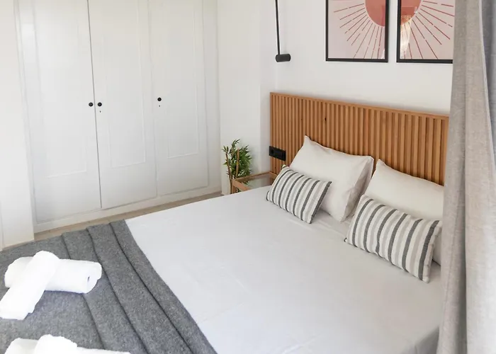 Апартаменты Airy Flat At Xenios Avlais Аликанас